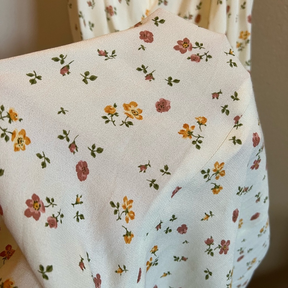 🌺REFORMATION FloralDress. New without tags🌺 - Picture 6 of 8